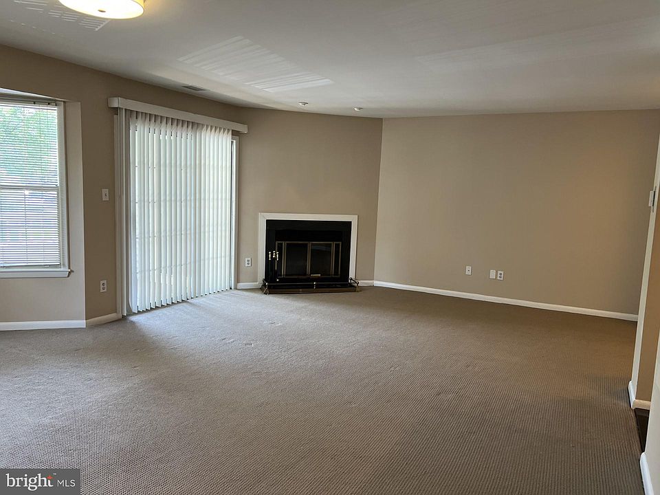 2nd image of 202 Salem Ct APT 8