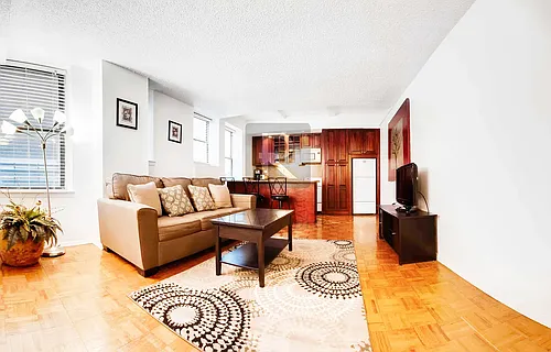 150 W 51st St #1527 Photo 1