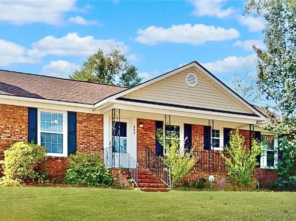 533 Deerpath Dr, Fayetteville, NC 28311
