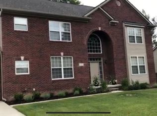 715 Colebrook Dr, Troy, MI