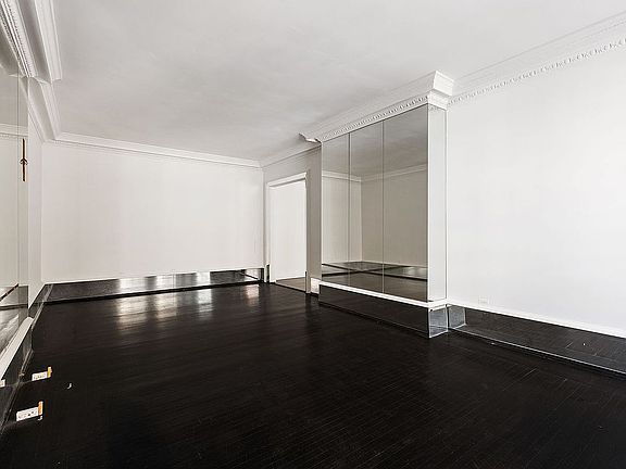 4th image of 45 E 66th St #4NW