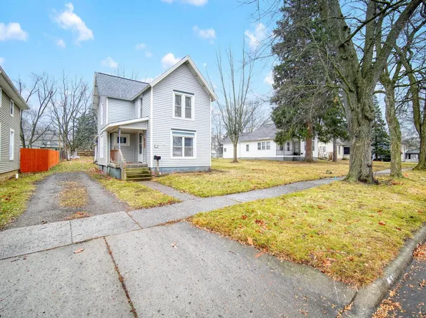 637 Dennis St, Adrian, MI 49221