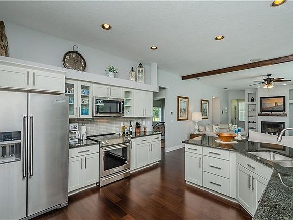 3rd image of 5711 Stag Thicket Ln
