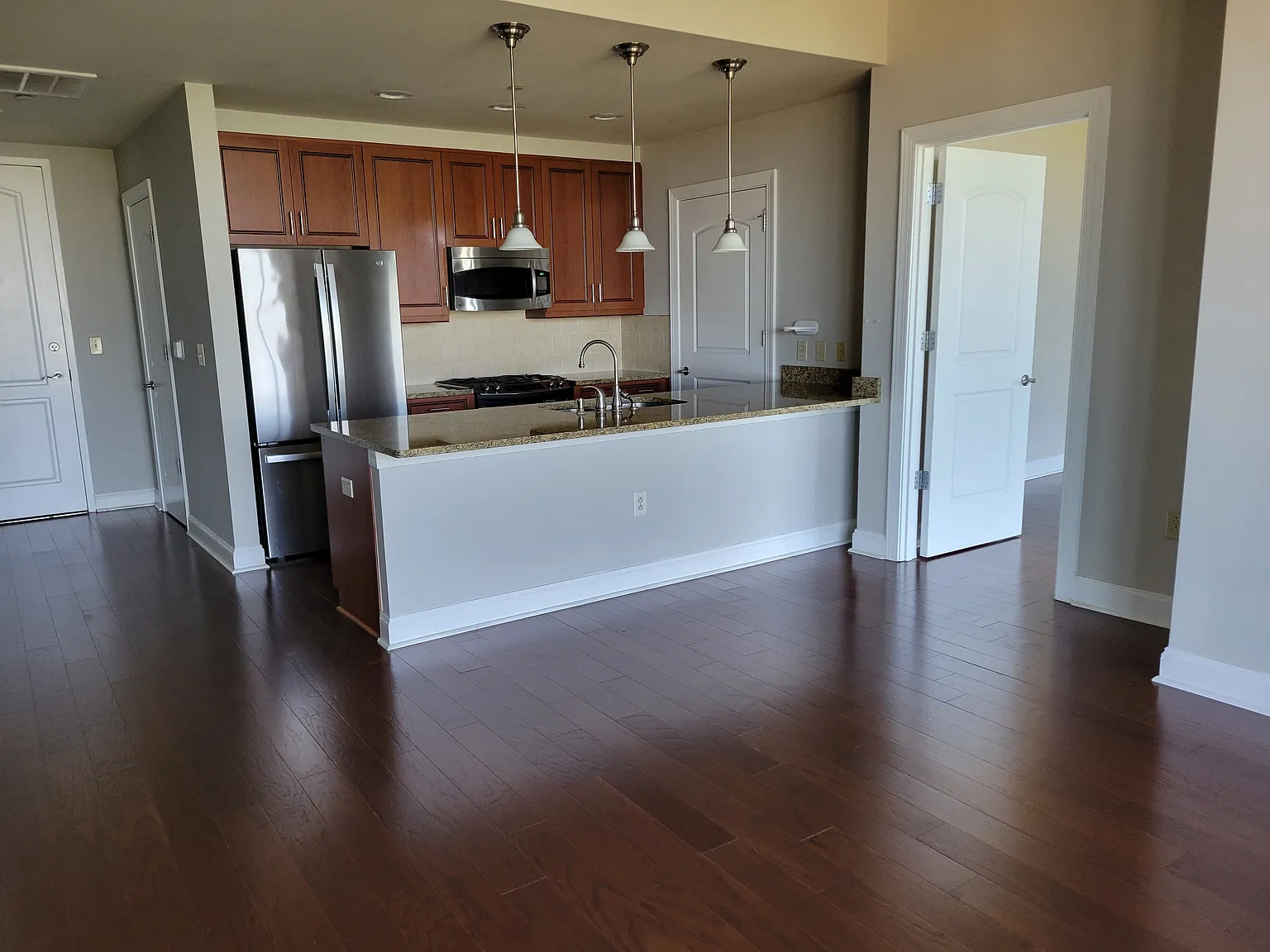 2 bed, 1068 sqft, $2,250 — Photo 4