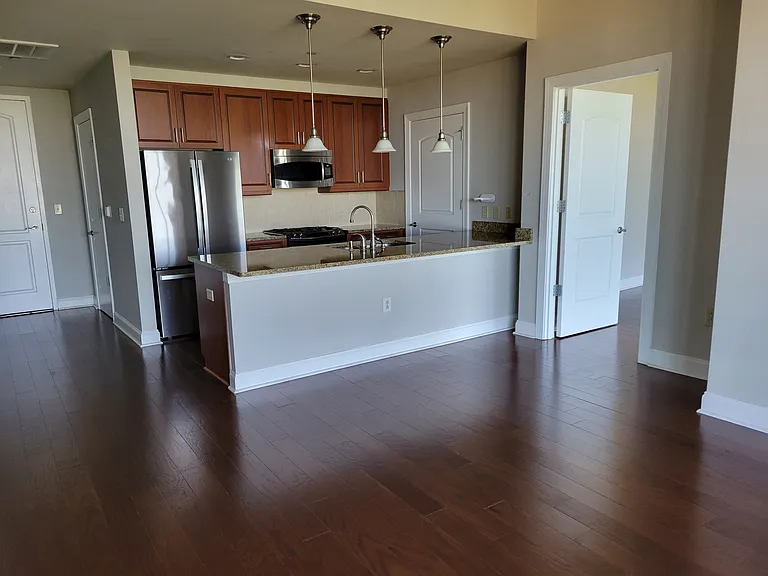701 Royal Ct #610 — Photo 4