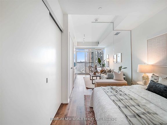 3rd image of 8 Hillsdale Ave E #920
