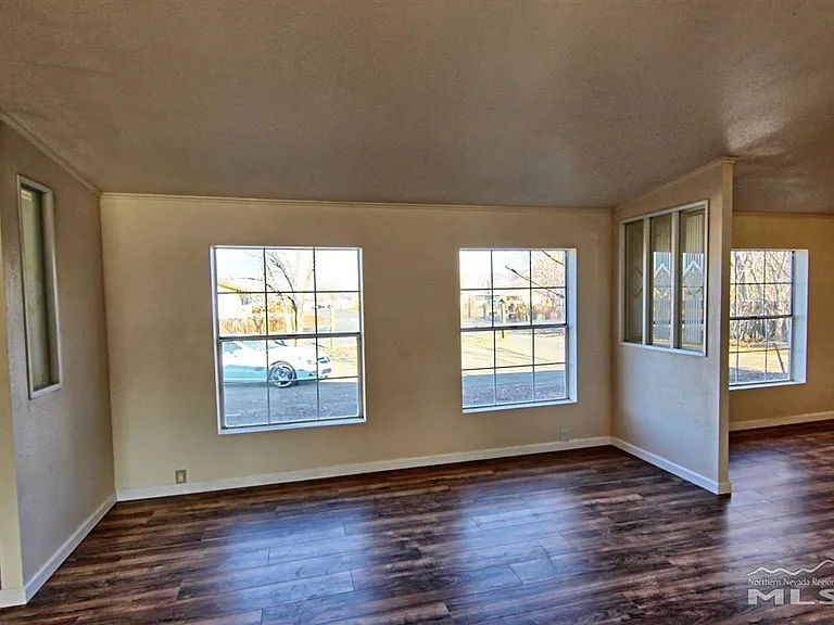 219 Ambee Way — Photo 2