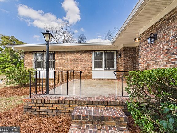 4th image of 914 Bess St