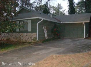 8639 Woodside Ln, Jonesboro, GA