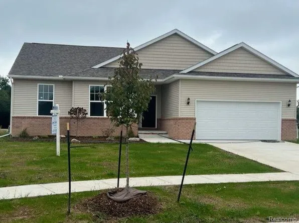 5406 Lancer Ct, Newport, MI 48166