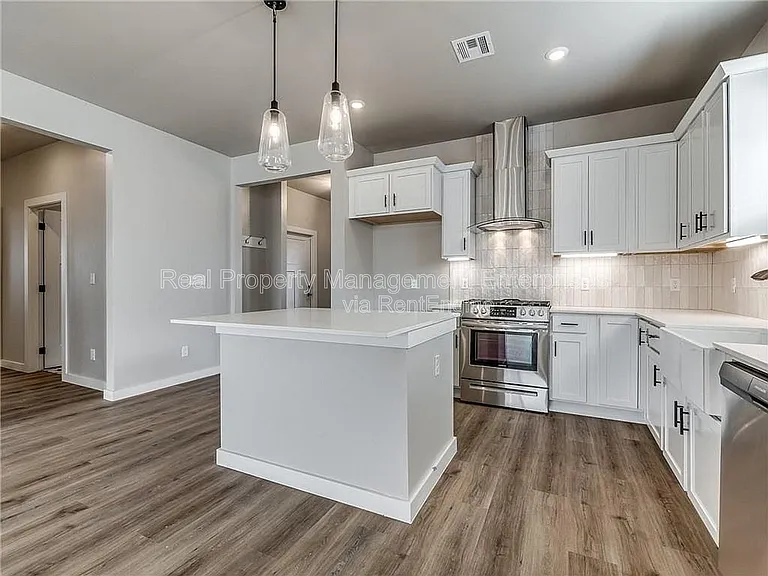 8104 NW 151st Cir — Photo 11