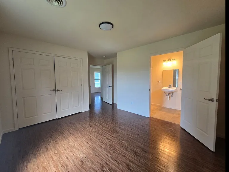 913 Gold St — Photo 11