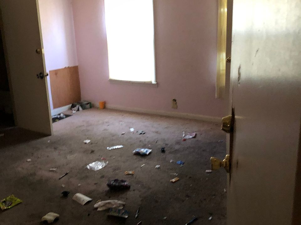 2nd image of 1612 NE Madison Ave