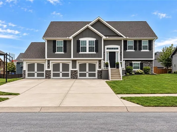 902 N Cottonwood St, Kearney, MO 64060