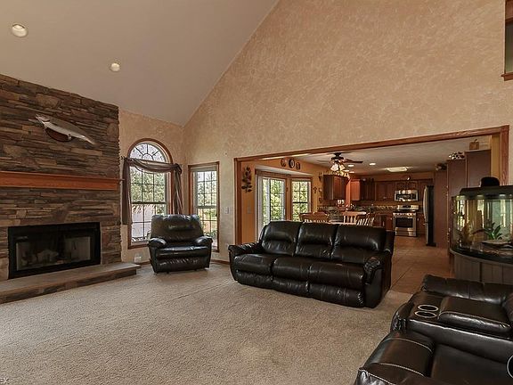 4th image of 132 Huntington Woods Dr