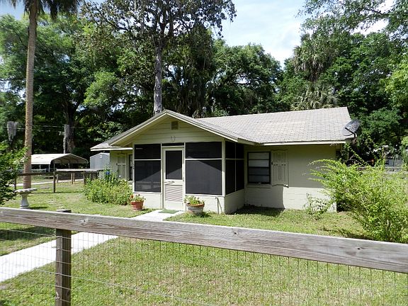 2nd image of 104 NW 2nd Ave
