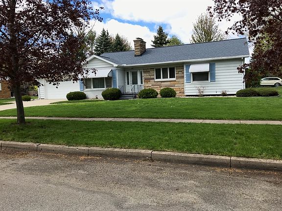 3rd image of 702 Campbell Dr