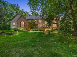 20927 Hunters Rdg, Northville, MI 48167