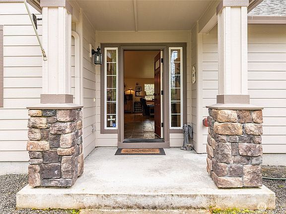 5th image of 460 Cornell Rd.