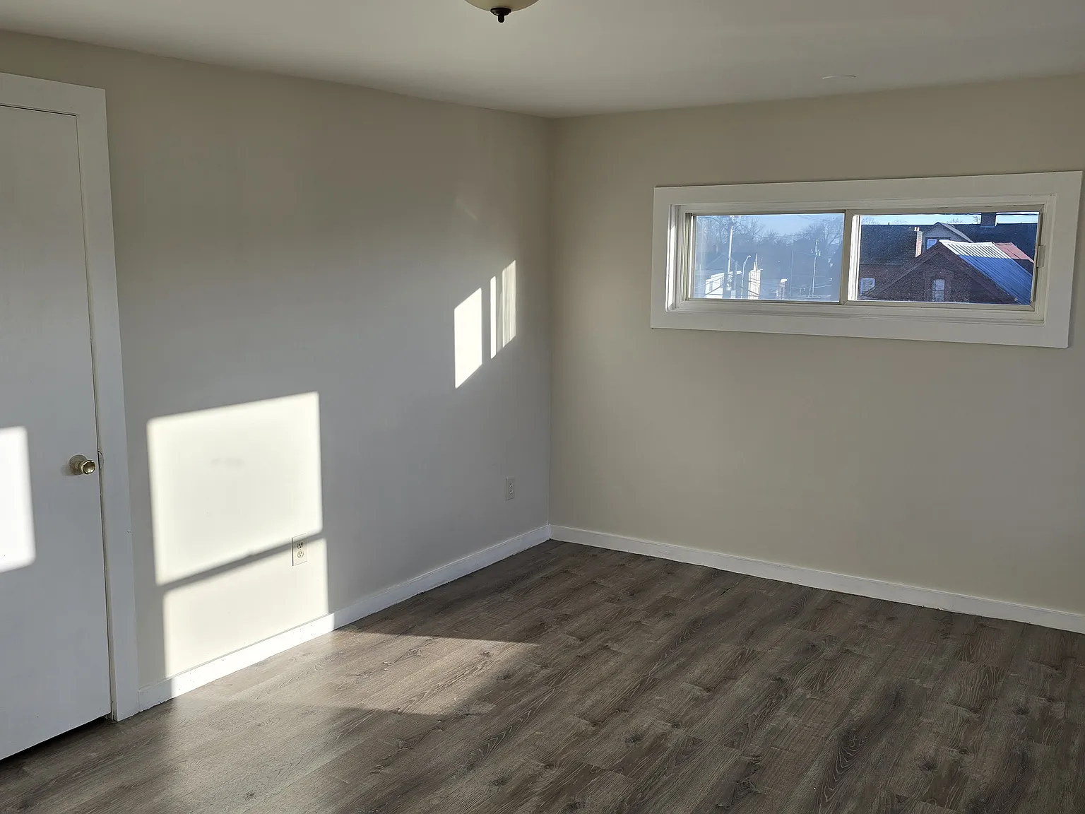 811 Main St — Photo 4