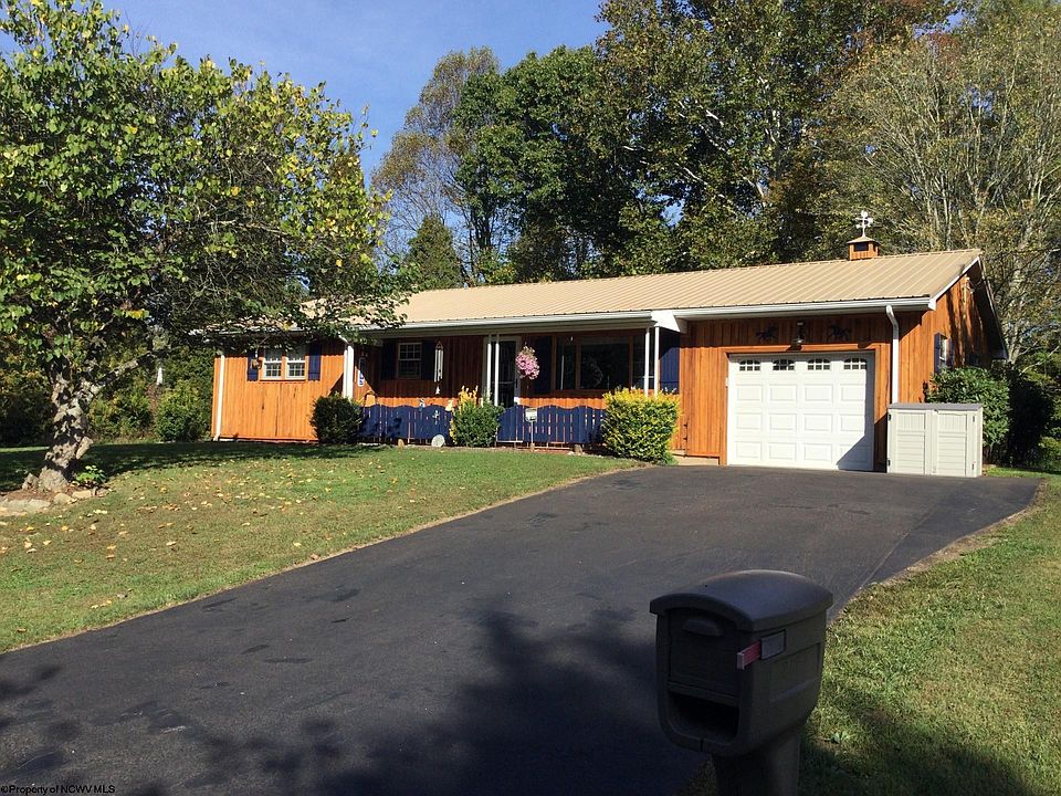 1st image of 267 Oak St