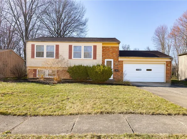 26959 Southwood Ln, Olmsted Township, OH 44138