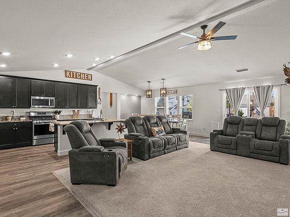 5th image of 715 Hallow Pointe Dr