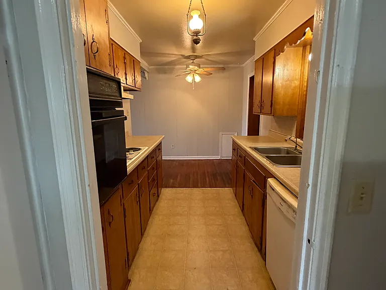620 S Eastridge Dr — Photo 6