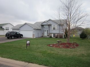 28376 Lakeside Trl, Lindstrom, MN 55045