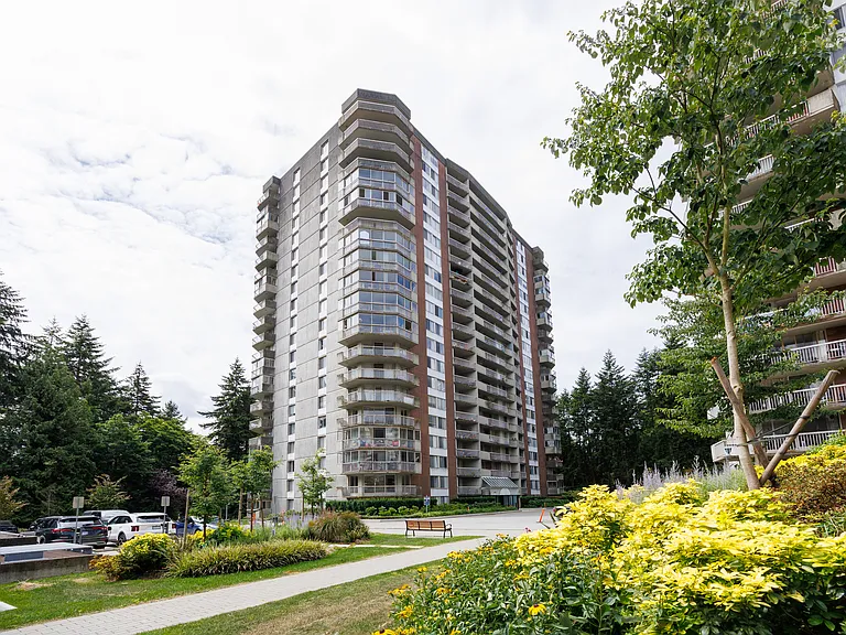 2024 Fullerton Ave #2006 — Photo 1