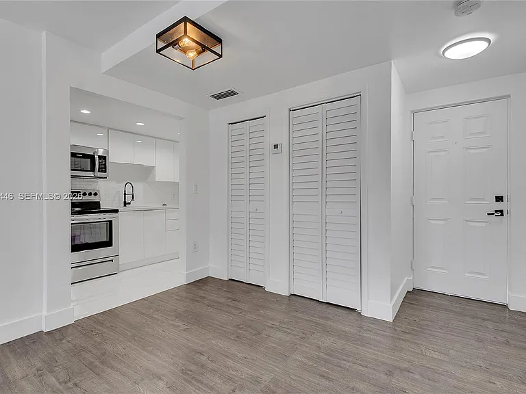 1114 S Douglas Rd #4 — Photo 18