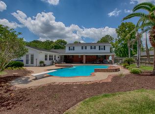 1109 Pine Hollow Dr, Friendswood, TX 77546