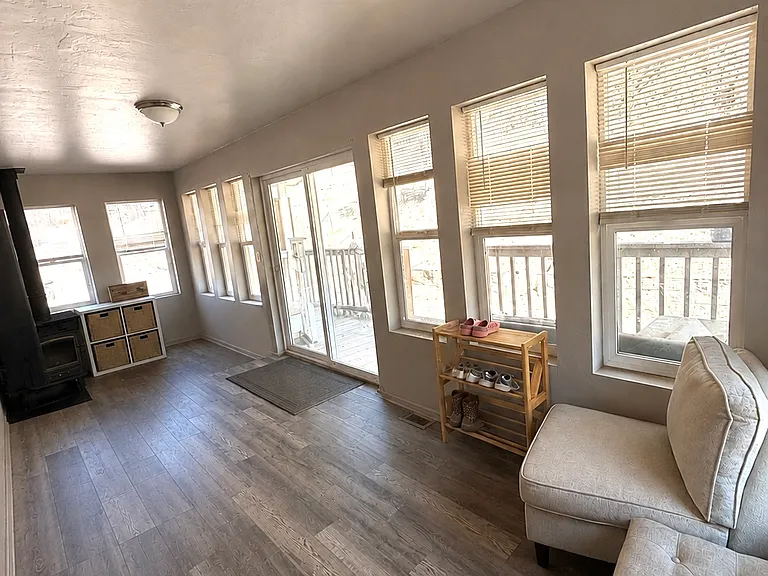 560 Profetta Ln — Photo 4