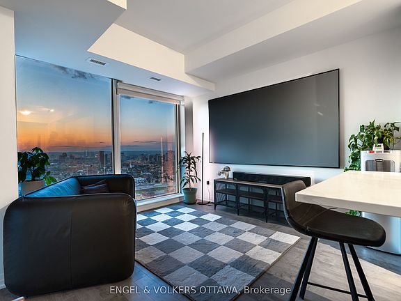 4th image of 805 Carling Ave #3602