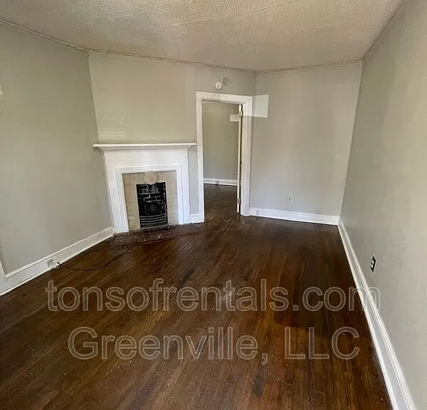 367 Palmer St — Photo 2