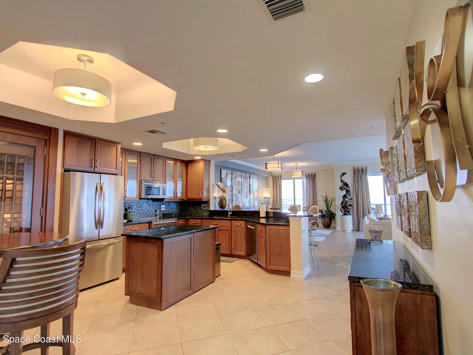 3 bed, 2.0 bath, 2227 sqft, $3,950 — Photo 4