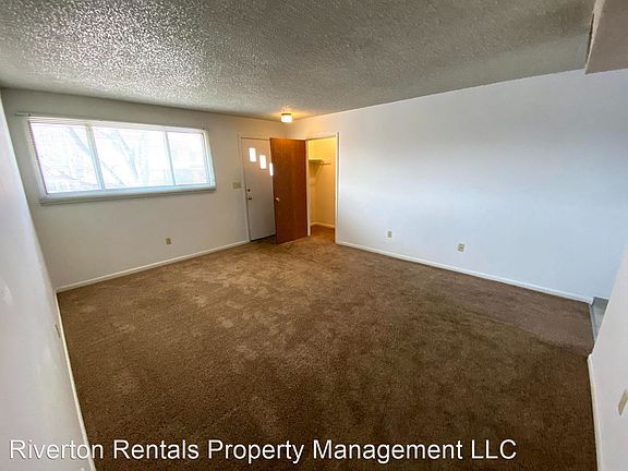 5th image of 817 Mary Anne Dr #3573840