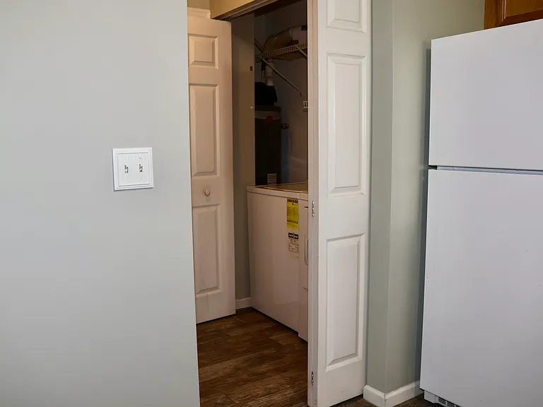 44 Courtyard Dr — Photo 13
