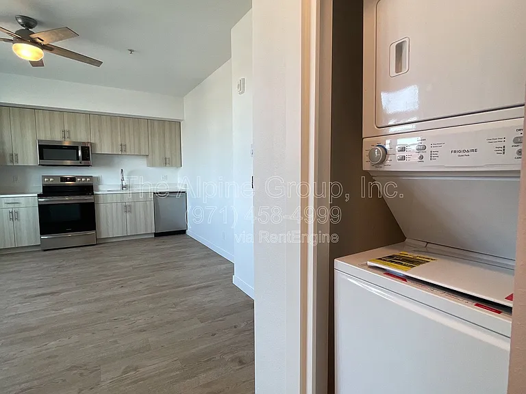 3014 SE 8th Ave #302 — Photo 3