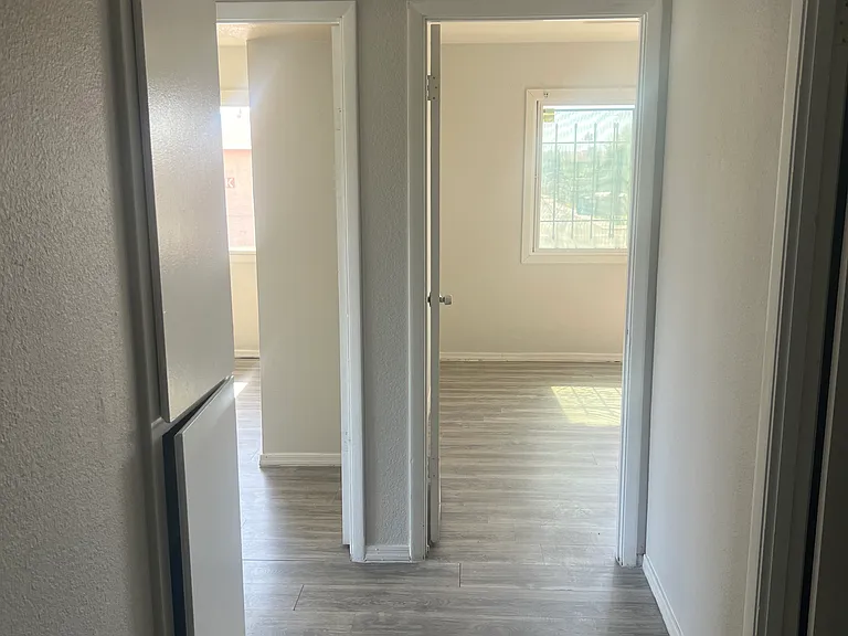 4023 W Reade Ave — Photo 12