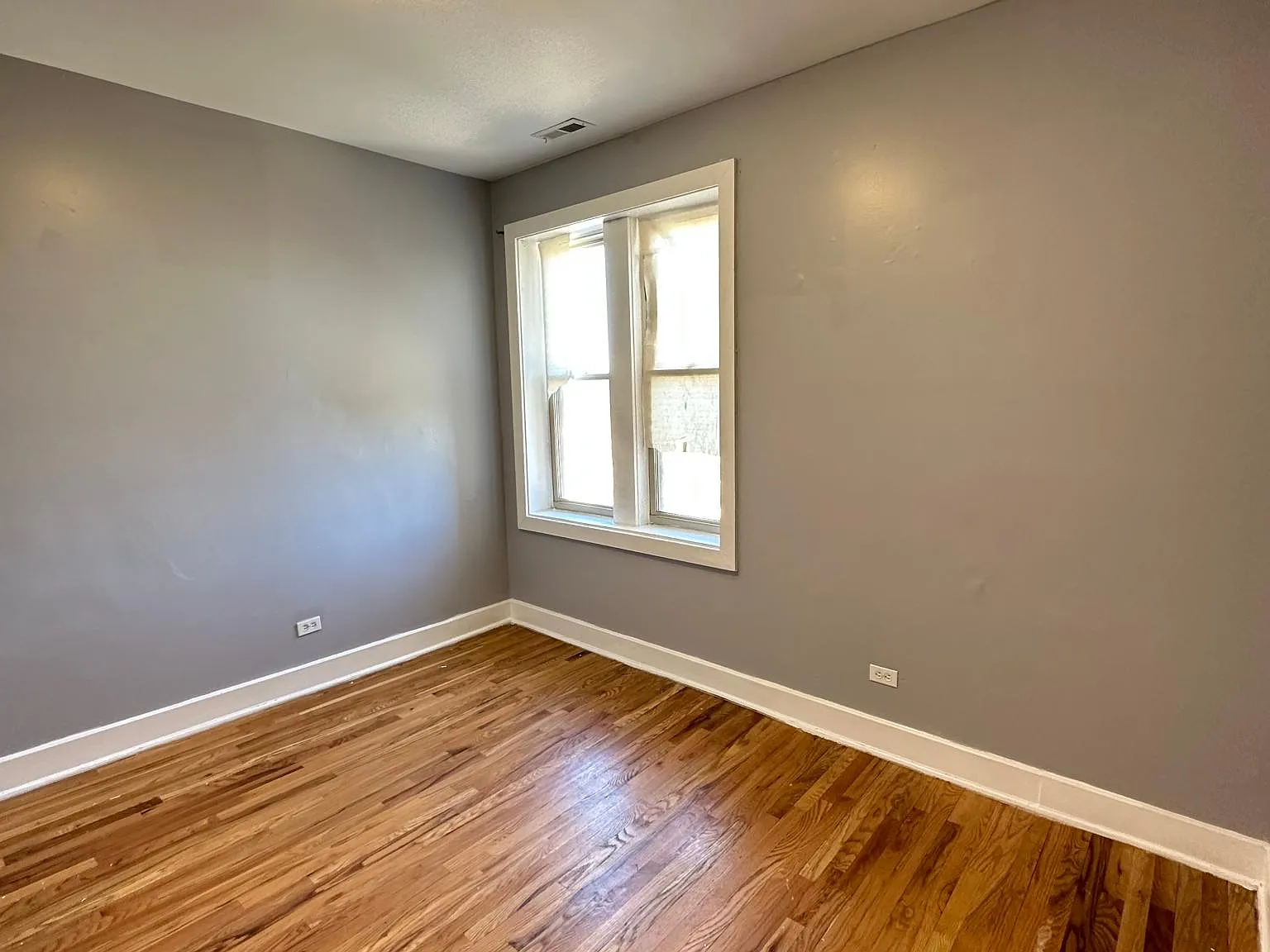 4 bed, 1300 sqft, $1,700 — Photo 4
