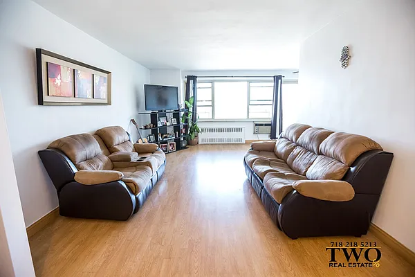 Sold by TwoRealEstate LLC | media 31