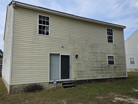 5th image of 220 Appletree Ln