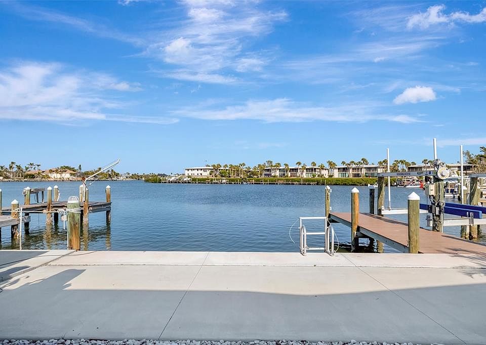 1st image of 15 Seaside Ct