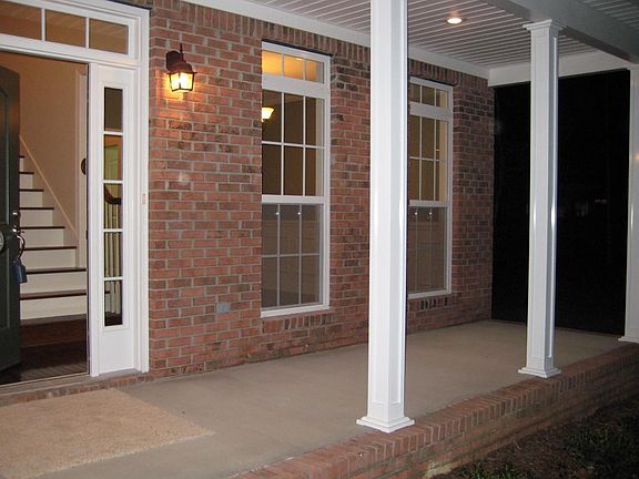 3rd image of 1727 Sterling Oaks Ln