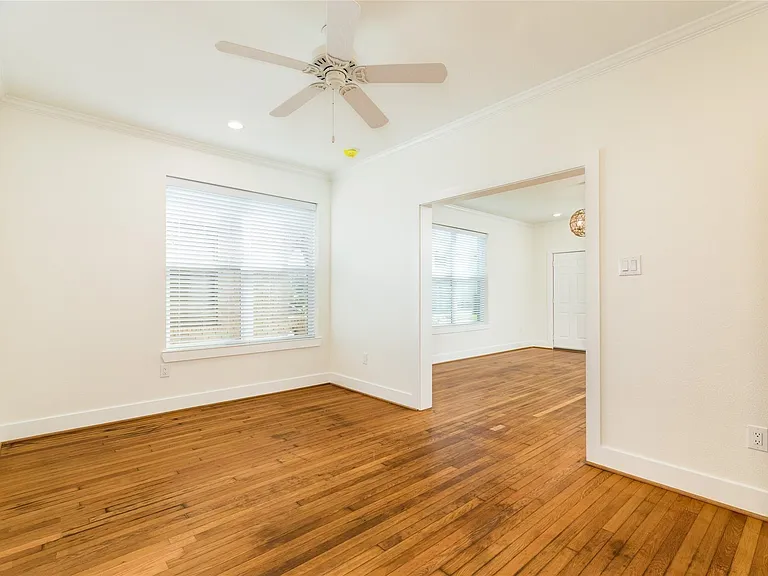 2516 Avenue K #1 — Photo 5