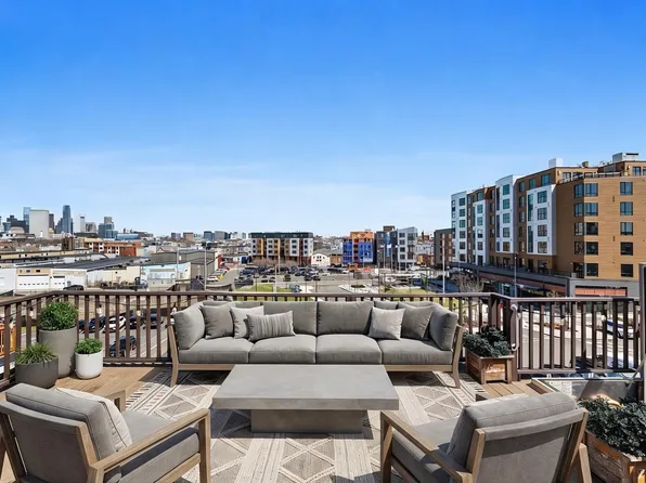 35 Middle St #4, Boston, MA 02127