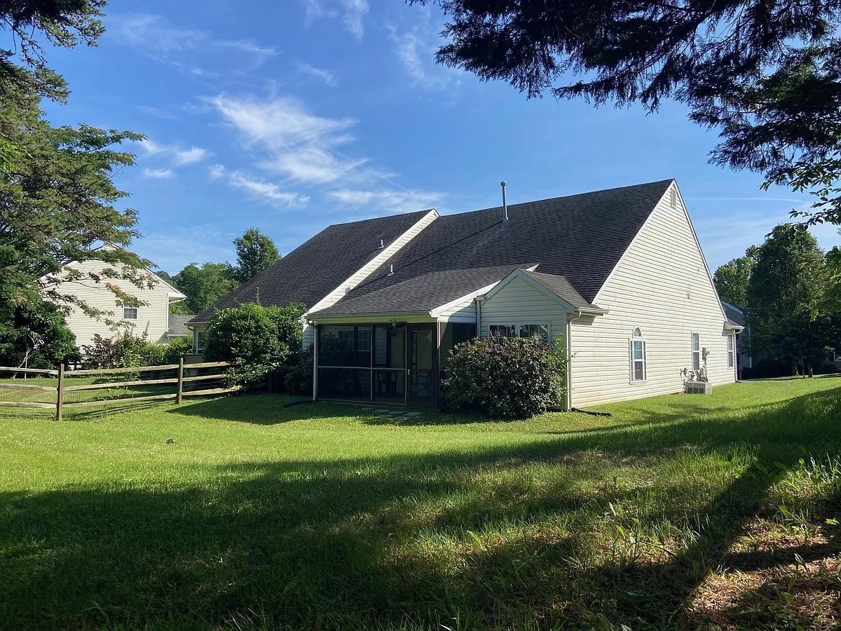 Building Photo - 1547 Primrose Ln
