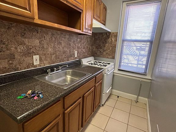 2nd image of 31 S Munn Ave #3E