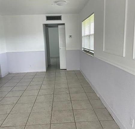 4th image of 563 Monaco Park #L